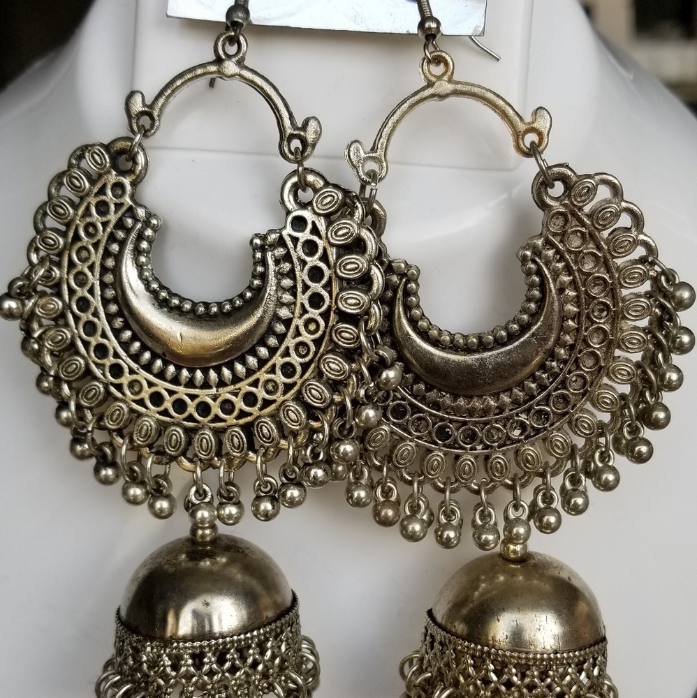 Jewellery - Picture 3 of 4